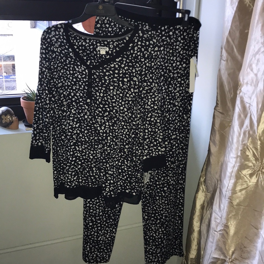 DKNY 2pc sleepwear set NEW NEVER WORN
